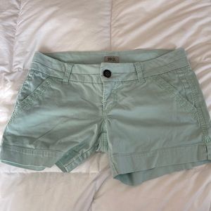 BKE mollie low rise short in a great mint green color! Size 26